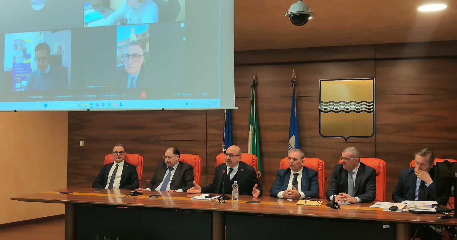 Lagonegrese - Pollino, Latronico rassicura i sindaci: dialogo e concretezza per una sanit&agrave; vicina ai cittadini