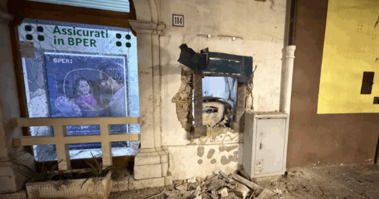 Genzano di Lucania, ennesimo assalto al bancomat: colpo fallito e tanta paura