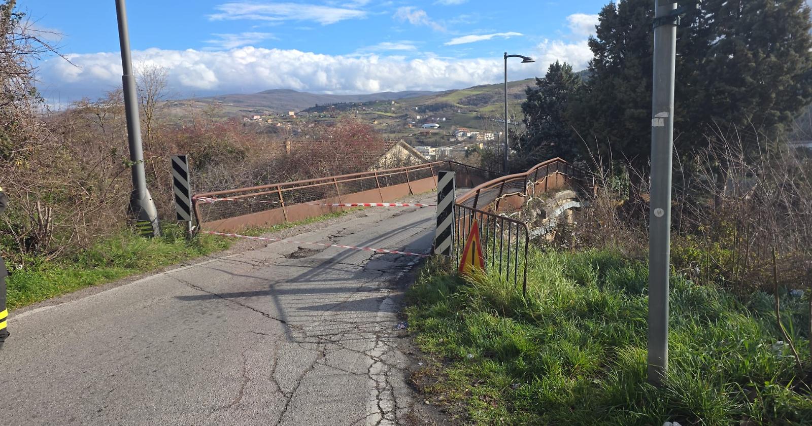 Potenza, traffico gi&agrave; in crisi: arriva un&rsquo;altra chiusura, stop al ponte di via Grippo