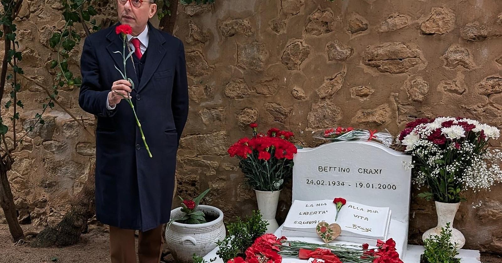 Bettino Craxi, 26 anni dopo. Gianni Pittella ad Hammamet: "La memoria &egrave; responsabilit&agrave;, non nostalgia"