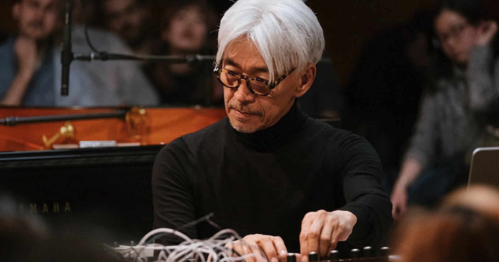 Ryuichi Sakamoto, ascoltare il mondo fino all&rsquo;ultimo suono