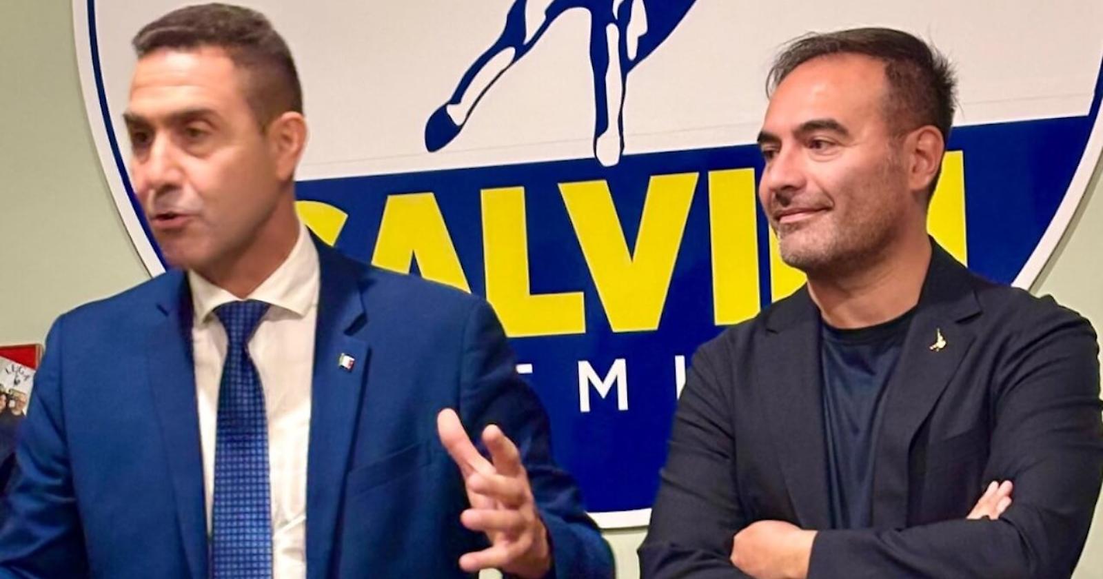 In Puglia in fila per arruolarsi con il generle Vannacci, il "caporale" Sasso passa in rassegna le truppe