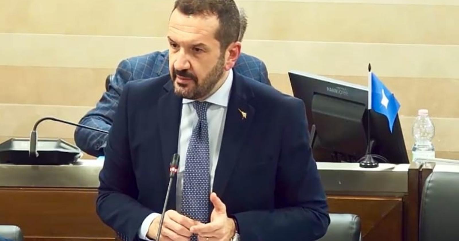 "Non ci faremo intimidire", Pepe ringrazia per la solidariet&agrave; e rilancia: "Responsabilit&agrave; e difesa delle Istituzioni"