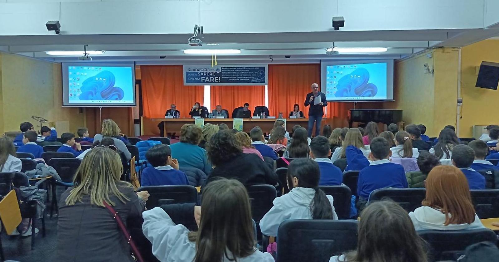 Educazione ambientale, successo per l&rsquo;incontro &ldquo;Nuova Vita alla Plastica&rdquo; a Venosa