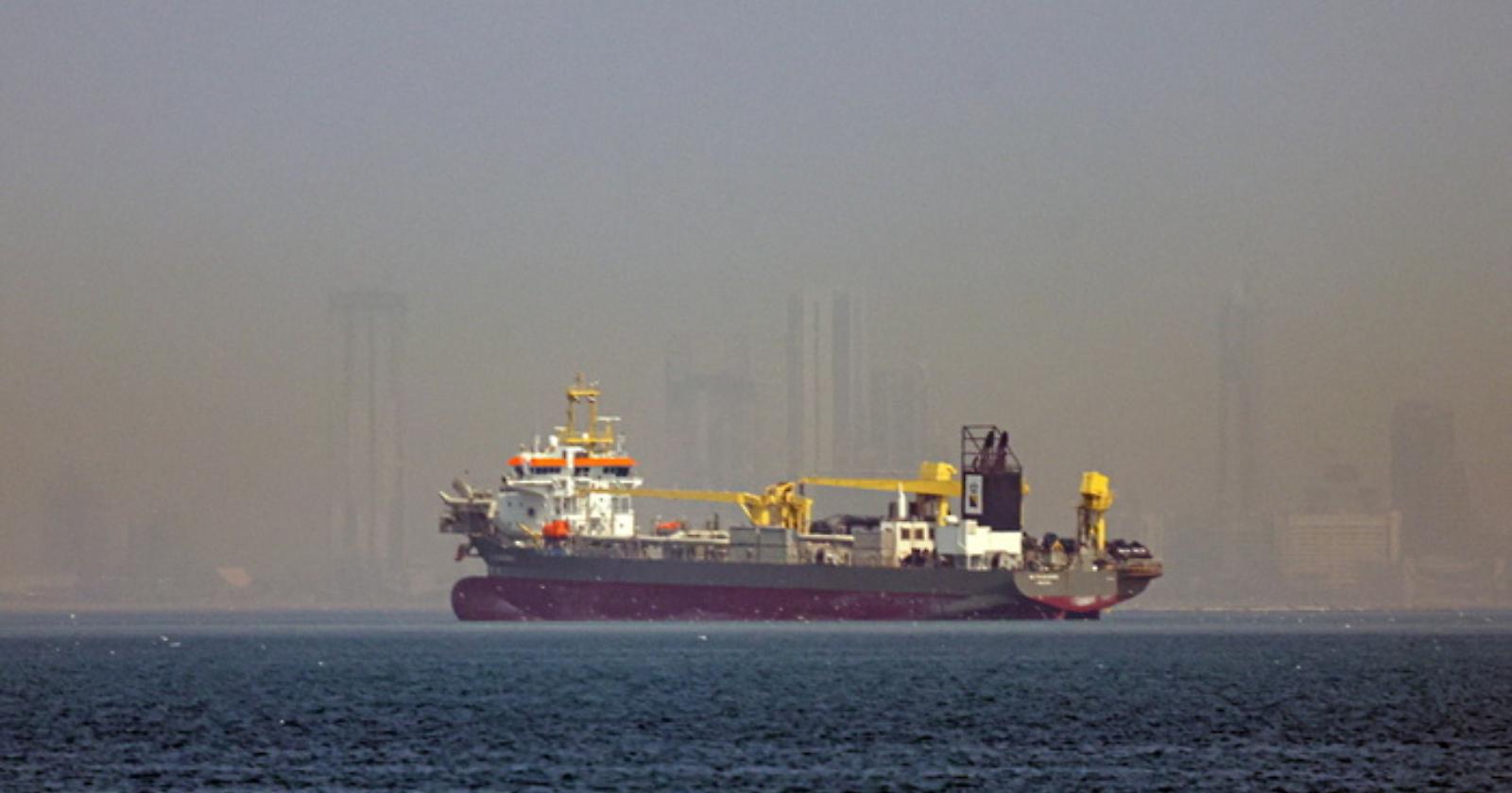 Crisi in Iran, petroliere ferme allo Stretto di Hormuz : il greggio verso i 100 dollari al balire