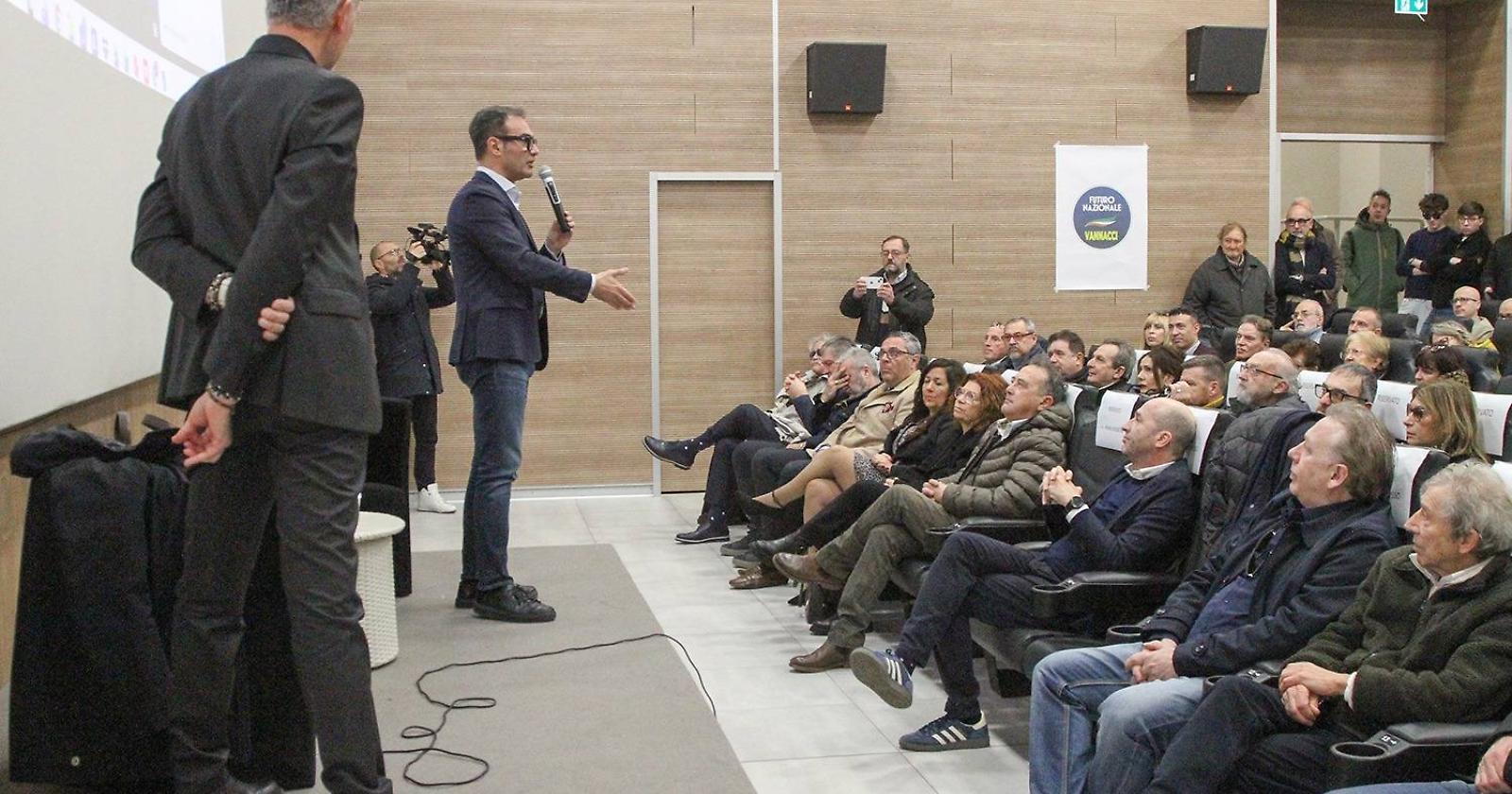 Sasso trascinatore porta a Vannacci molti attivisti storici della Lega di Foggia