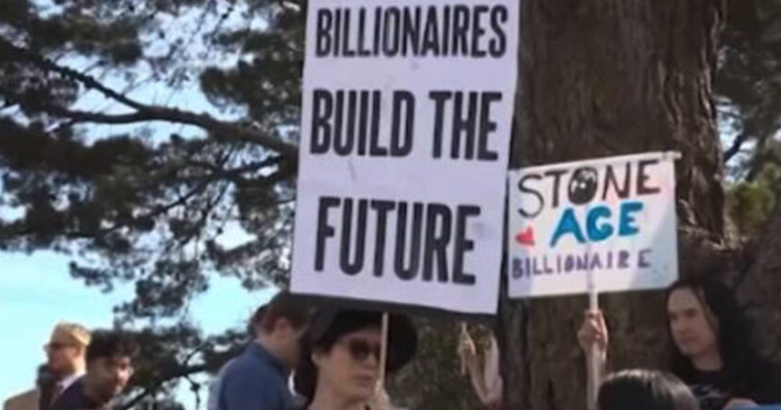 La Rivolta in Guanti Bianchi : cronache  semiserie dalla marcia dei miliardari 