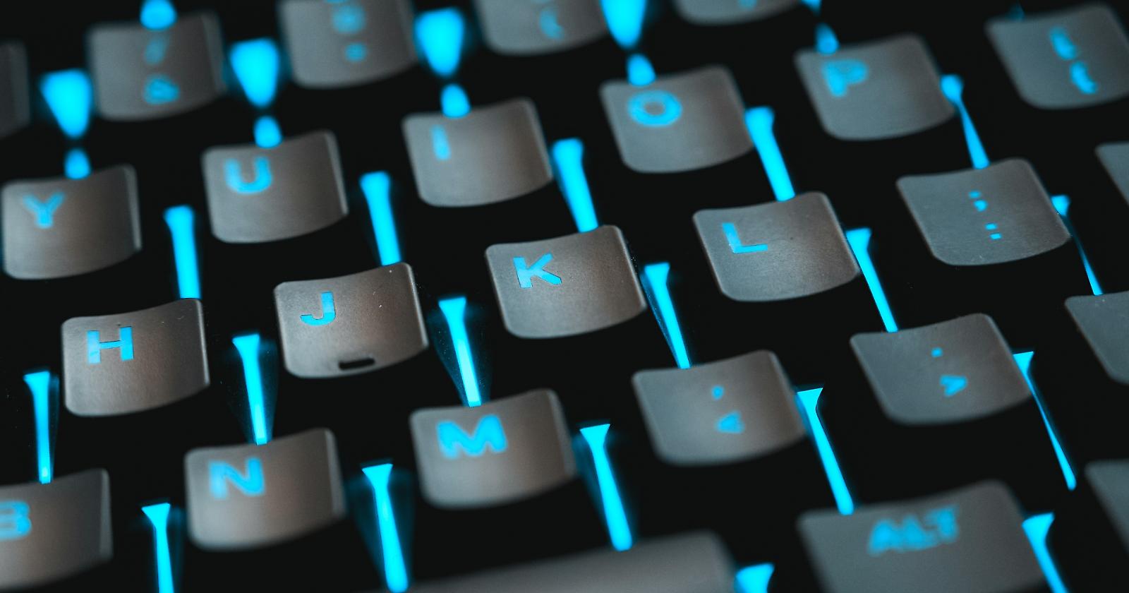 La comunicazione digitale tra comodit&agrave; e rischi