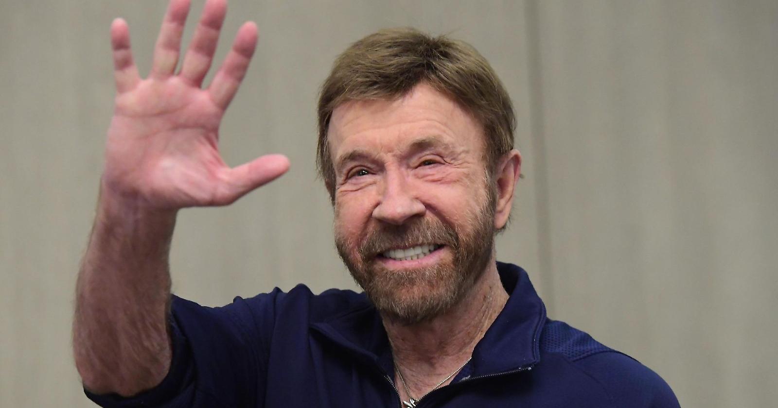 Chuck Norris l'uomo che non doveva chiedere mai (nemmeno il permesso alla realt&agrave;)