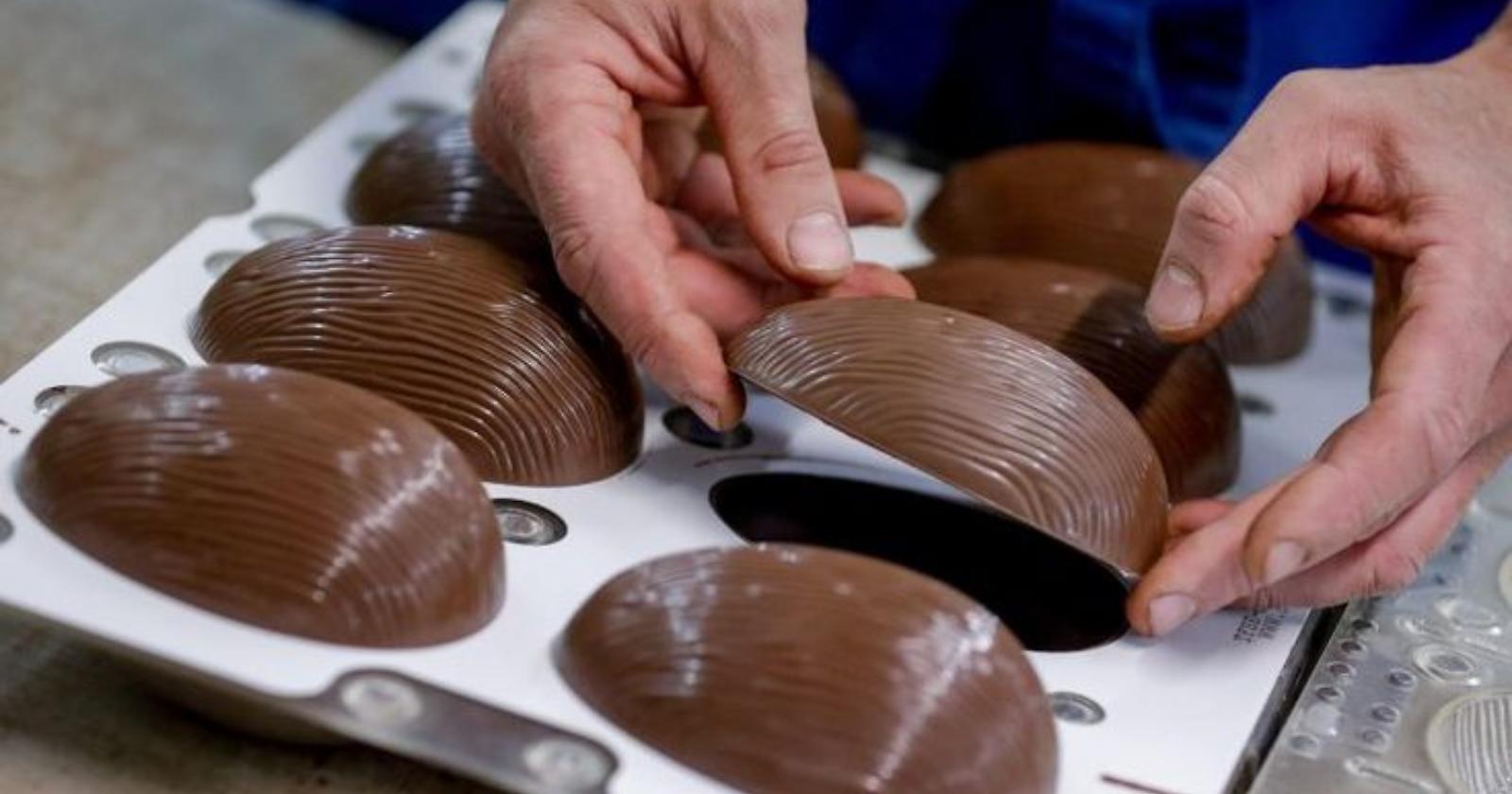 Stesso prezzo, meno prodotto: l&rsquo;uovo di Pasqua simbolo della shrinkflation