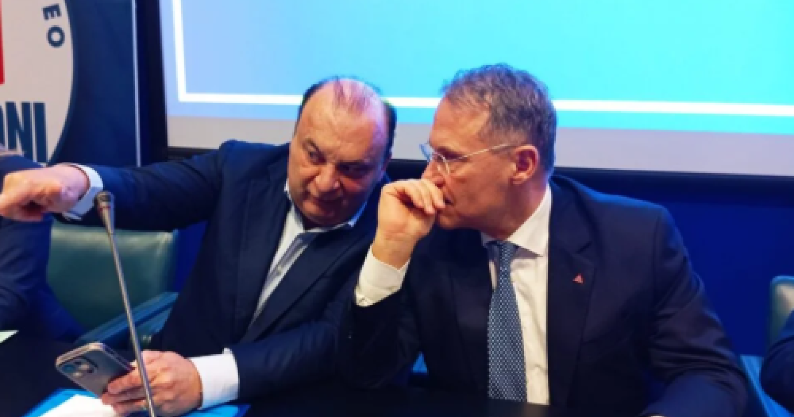 In Campania nervi tesi nel centrodestra: Forza Italia dice no al cognato di Cirielli (FdI), "pi&ugrave; partiti che mutande"