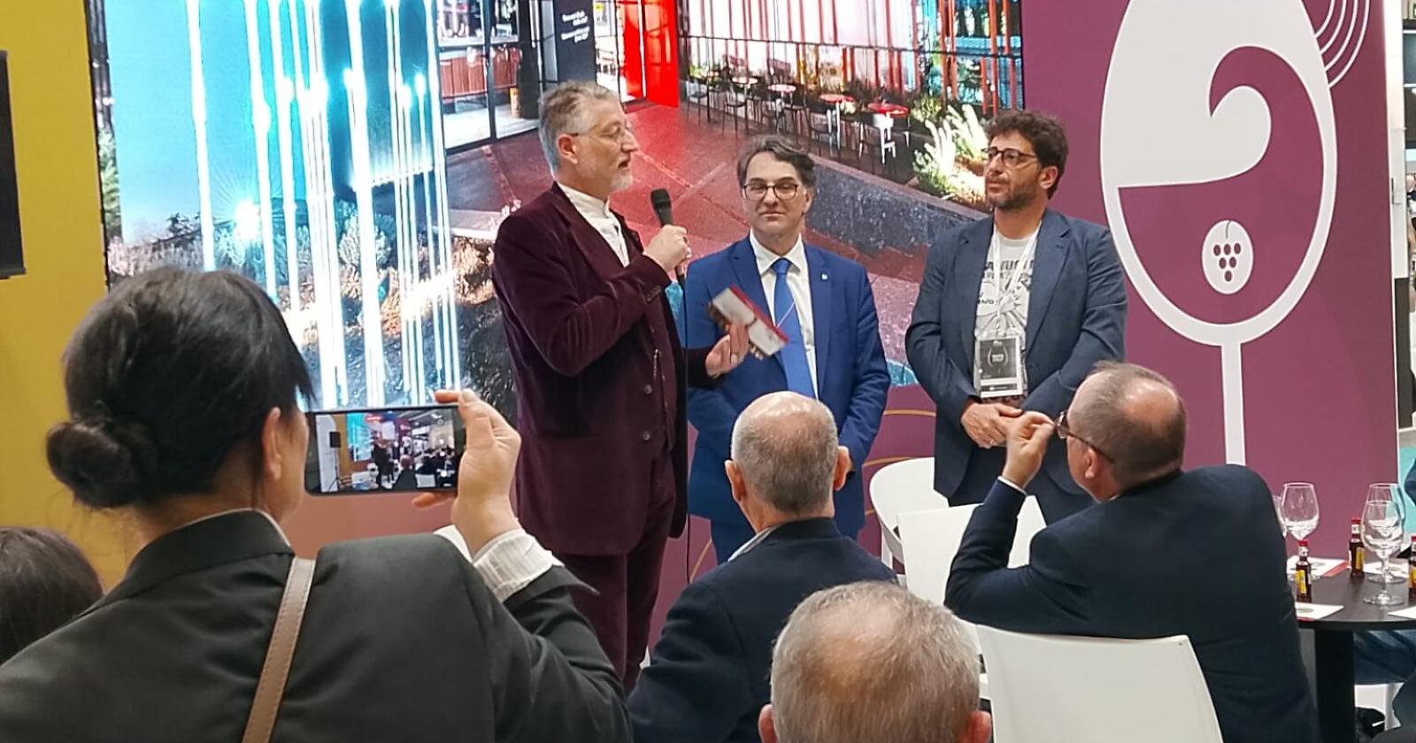 La bella Basilicata del vino a Verona, Cicala: &laquo;Credibili sui mercati mondiali, ora puntiamo all'Oriente&raquo;