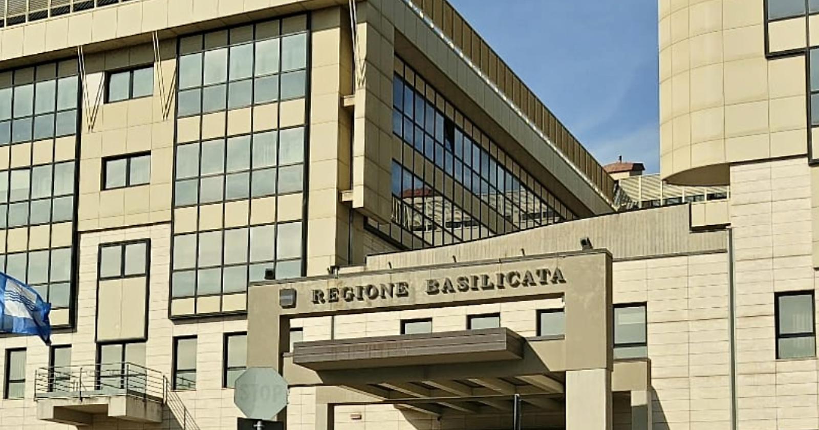Regione Basilicata: &ldquo;Nessun aumento discrezionale degli stipendi per lo staff del presidente&rdquo;