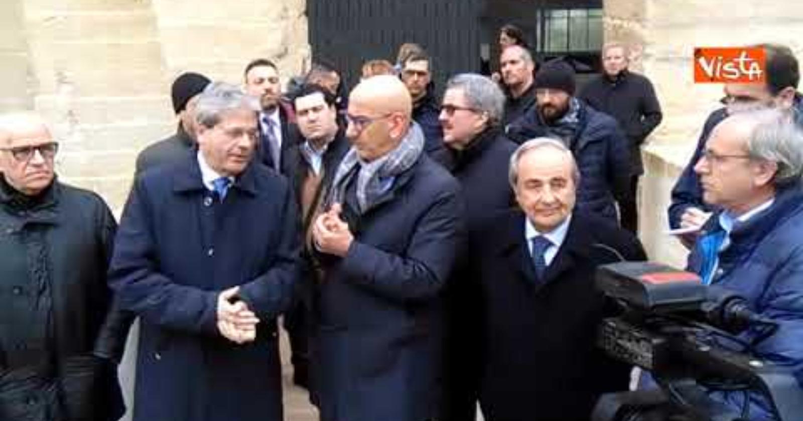 Gentiloni debutta a Matera da presidente del Pd: «Non si cancella una tradizione politica con una settimana di campagna elettorale»