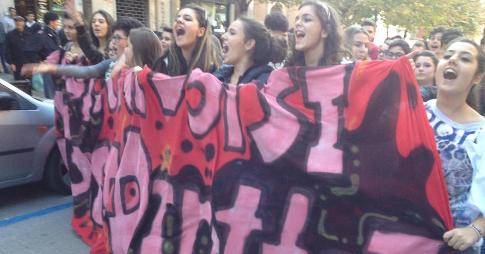 La Foggia dei lavoratori e degli studenti in piazza contro il Governo 