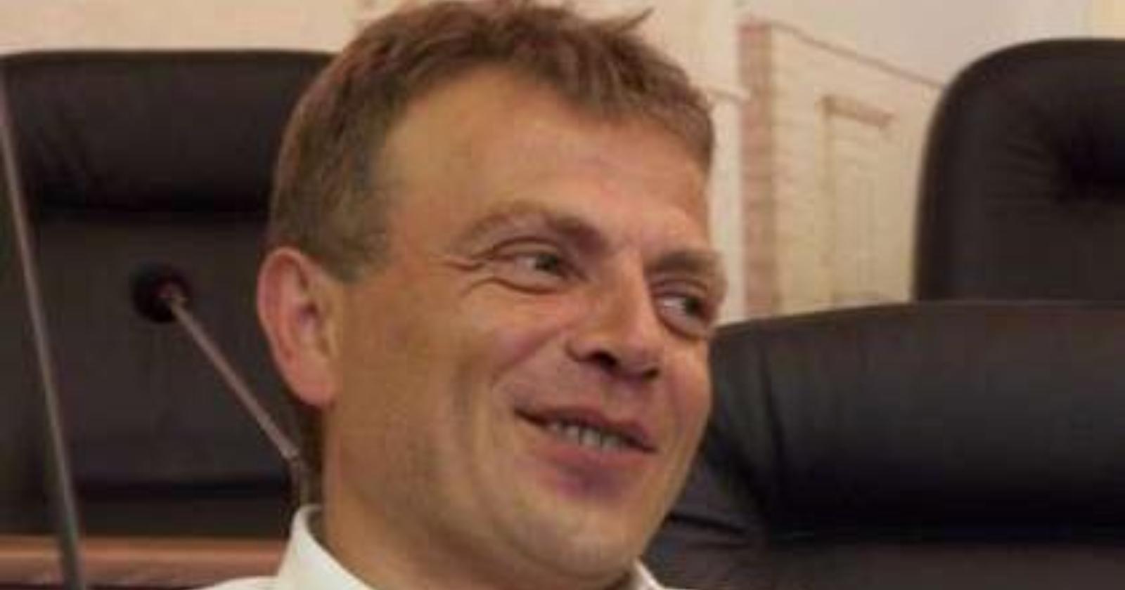 Lucera consegna la fascia tricolore ad Antonio Tutolo con un plebiscito