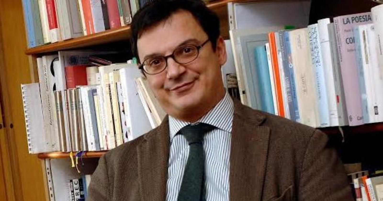 Bartezzaghi viene a fare il "giocoliere" alla Ubik per svelare la magia della parole