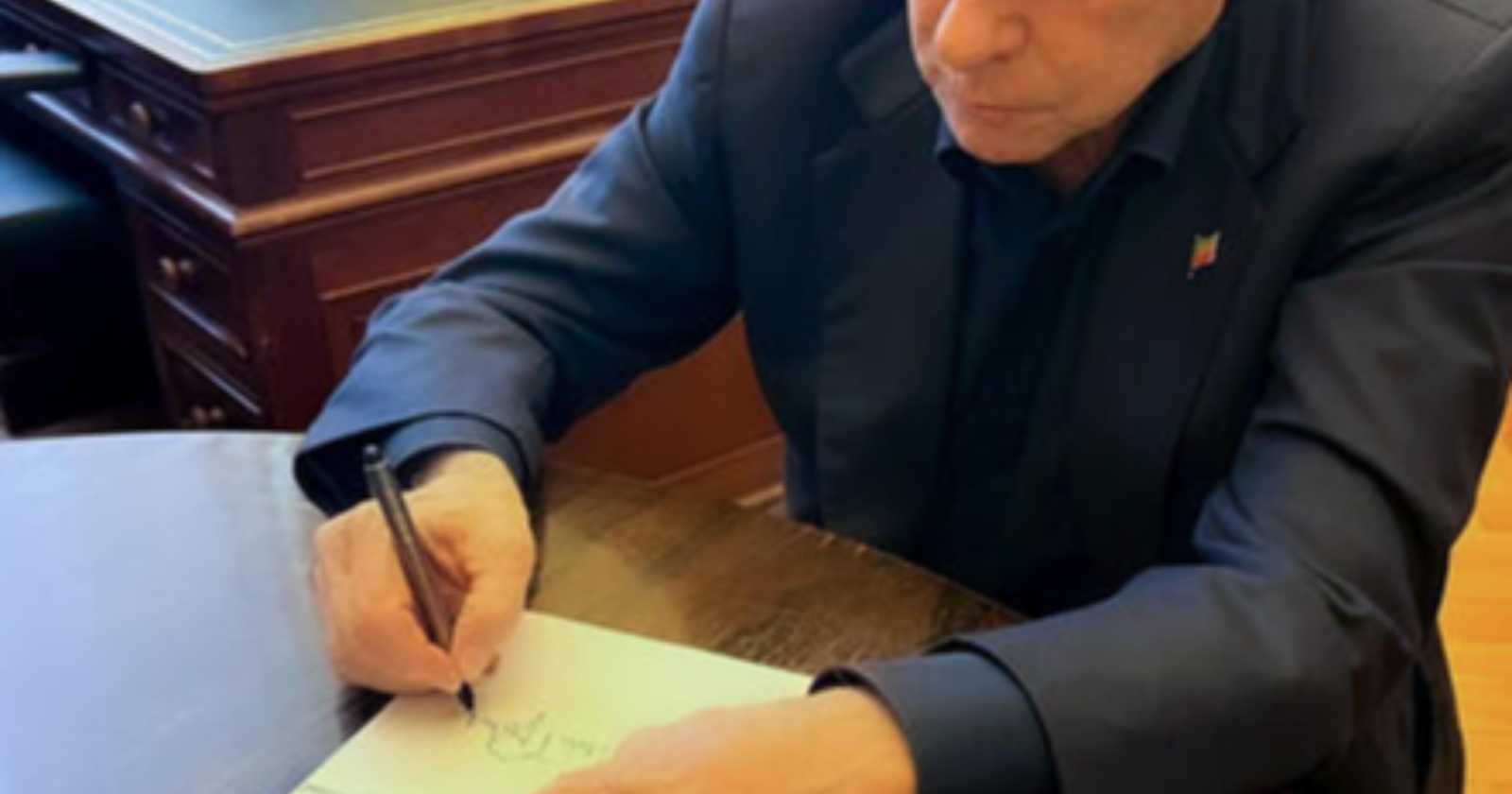 Berlusconi torna al Senato: firmate le pratiche per la registrazione