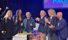 Fausto Leali e i sui 80 anni da "negro bianco" chiedendosi: "A chi"?