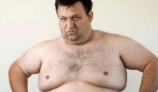 E pure agli uomini spuntano le tette