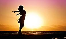 Meglio non esagerare con "fratello Sole". I consigli per un'estate a fior di pelle