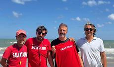 Stramaccioni salva due ragazze di Bolzano a rischio annegamento sul Gargano