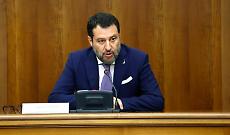 Sicurezza, Salvini: &ldquo;Con un coltello in classe sei fuori da questo Paese&rdquo;