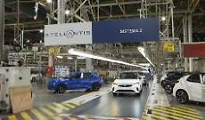 Da John Elkann a Filosa passando per Tavares: pioggia di milioni mentre gli stabilimenti Stellantis soffrono