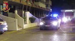 Droga e bombe carta ad elevato potenziale esplosivo, la Polizia arresta un 23enne di Foggia