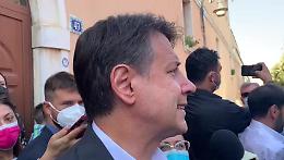Conte a San Nicandro Garganico: bene il sostegno al vaccino, ma quanta ipocrisia sul green pass