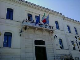 Falso e tentata estorsione al Comune di Vieste: due arresti