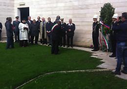 La commemorazione delle vittime del crollo in Viale Giotto questa mattina al cimitero di Foggia e lo svelamento del monumento loro dedicato