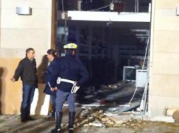 Bomba a "Bibop Fashion", danni in tutto il Viale della Stazione