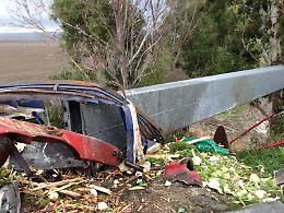 Tutti giovanissimi, i tre morti nell'incidente stradale di questa notte