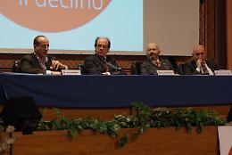 Le foto della convenction di Oscar Giannino a Foggia, tenuta nella sala conferenze dell'Amgas