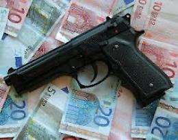 Via Grieco: rapinato agente immobiliare, banditi fuggono con gli stipendi dei dipendenti