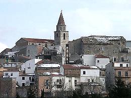 A Castelnuovo della Daunia è guerra tra fedeli e nuovo parroco