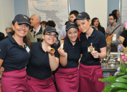 Rapinano la gelateria Gabrielino, dipendente si sente male e viene ricoverata in ospedale