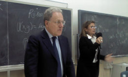 Sorgi a Foggia per spiegare la politica