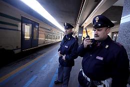 Pluripregiudicato foggiano tenta di violentare una ragazza alla stazione: arrestato dalla Polfer