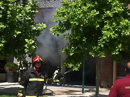 Foggia, a fuoco il Proshop di via De Petra