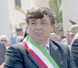 Cera in catene da Napolitano: «Per revocare lo scioglimento del Consiglio» 
