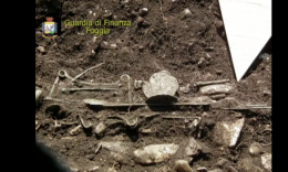 I finanzieri come Indiana Jones: portano alla luce un'intera area archeologica
