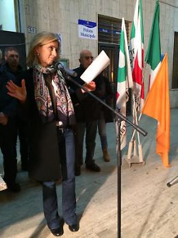 Le foto del comizio di Iaia Calvio, dopo la crisi aperta da nove consiglieri