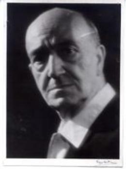 Oggi, 17 aprile 1923, viene incisa "Chiove": musicata dal compositore foggiano Evemero Nardella