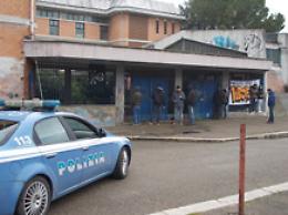 Le FOTO dello scempio in cui versa la De Sanctis a Foggia