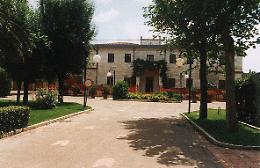 Oggi, 18 Maggio 1999, contro la "mucca pazza" l'Italia mobilita l'Istituto Zooprofilattico di Foggia