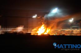 Le FOTO dell'incendio della centrale elettrica alle porte di Foggia