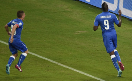 Che bell'Italia, che ci mette anche la testa