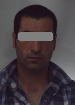 aggrediscono con bastone vicino di casa: le foto degli arrestati